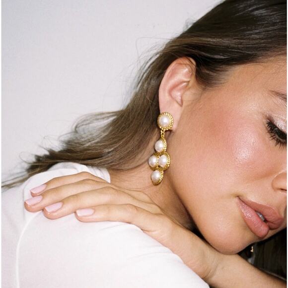 NWOT Frasier Sterling Windsor Earrings Drop Dangle 14K Gold Plated Faux Pearl - Picture 2 of 5